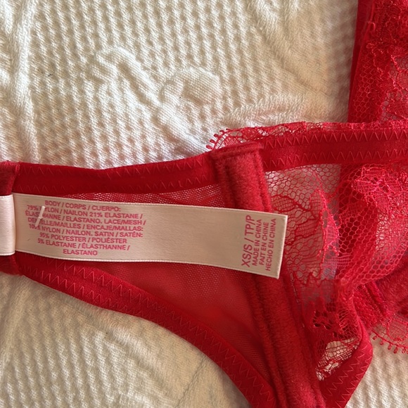 Victoria's Secret Red Lace Garter Belt Lingerie - Picture 15 of 16